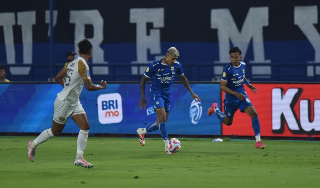 Persib Bandung vs Dewa United. (Foto/persib.co.id)