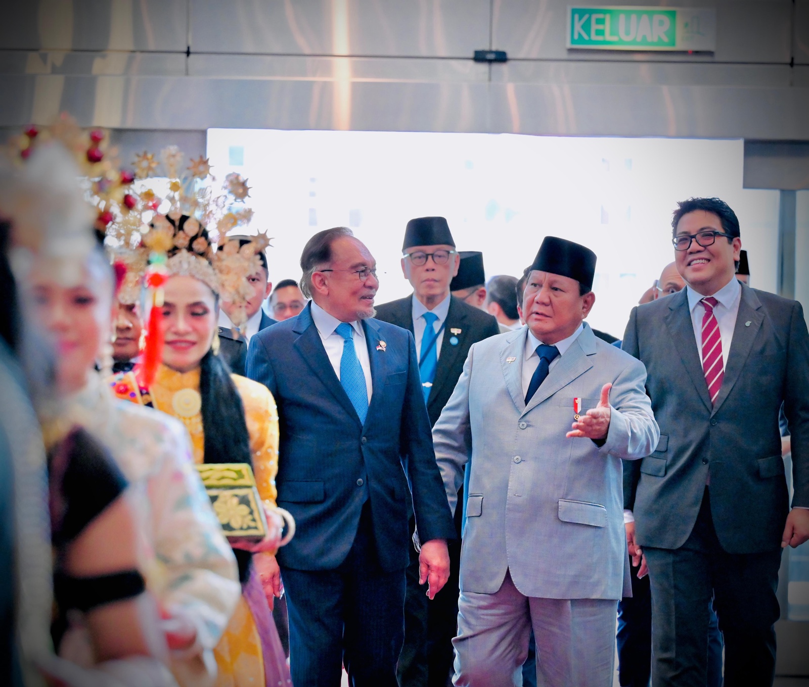 Presiden Republik Indonesia Prabowo Subianto melakukan pertemuan dengan Perdana Menteri (PM) Malaysia, Anwar Ibrahim. (Foto/Biro Pers).