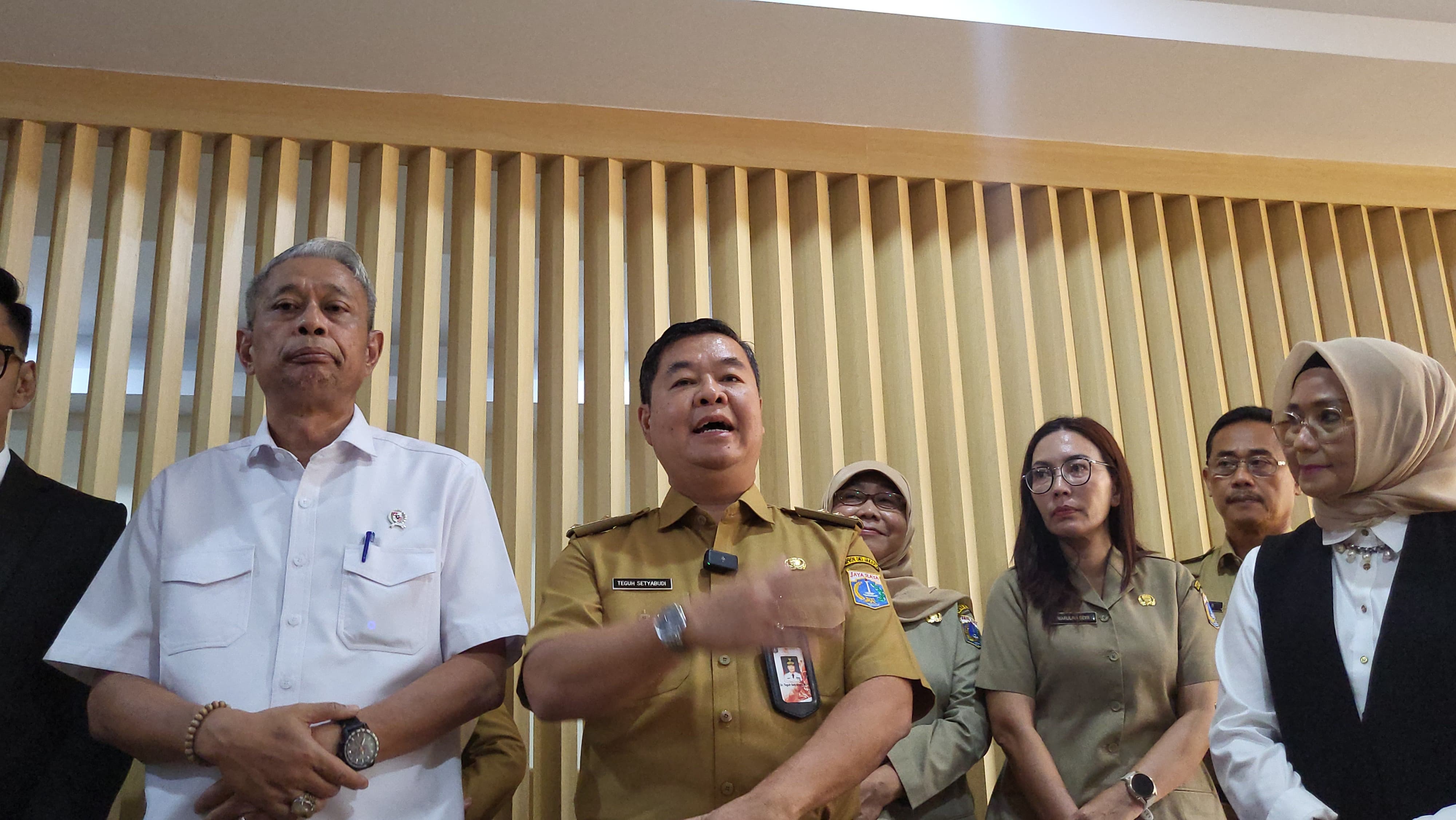 Pj Gubernur Teguh Setyabudi (dua dari kiri) saat memberikan keterangan. (Foto/Istimewa)