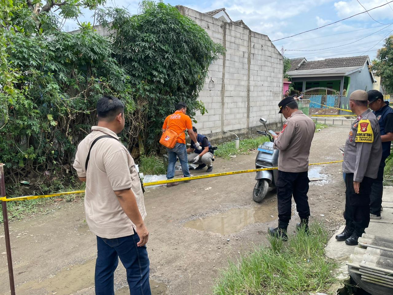 TKP penemuan Aktor sinetron Mak Lampir, Sandy Permana. (Foto/Istimewa)