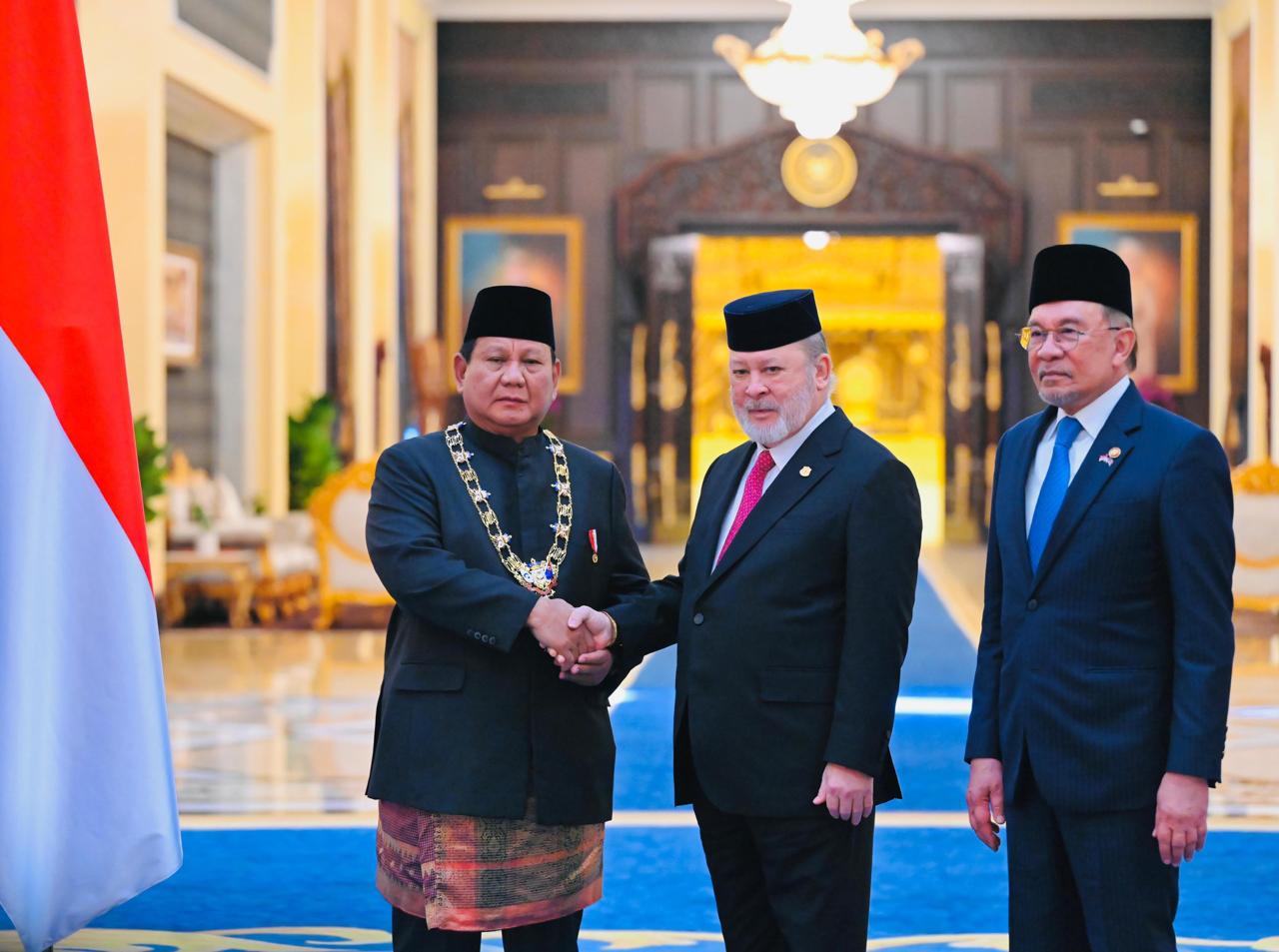 Presiden Prabowo Subianto Dianugerahi Tanda Kehormatan Darjah Kerabat Johor di Malaysia, (Foto/BPMI).