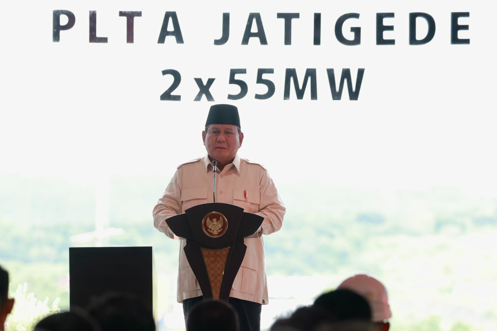 Presiden Prabowo Subianto saat peresmian PLTA Jatigede, Kabupaten Sumedang, Provinsi Jawa Barat, Senin (20/1/2025). (Foto/Tim Media Prabowo)