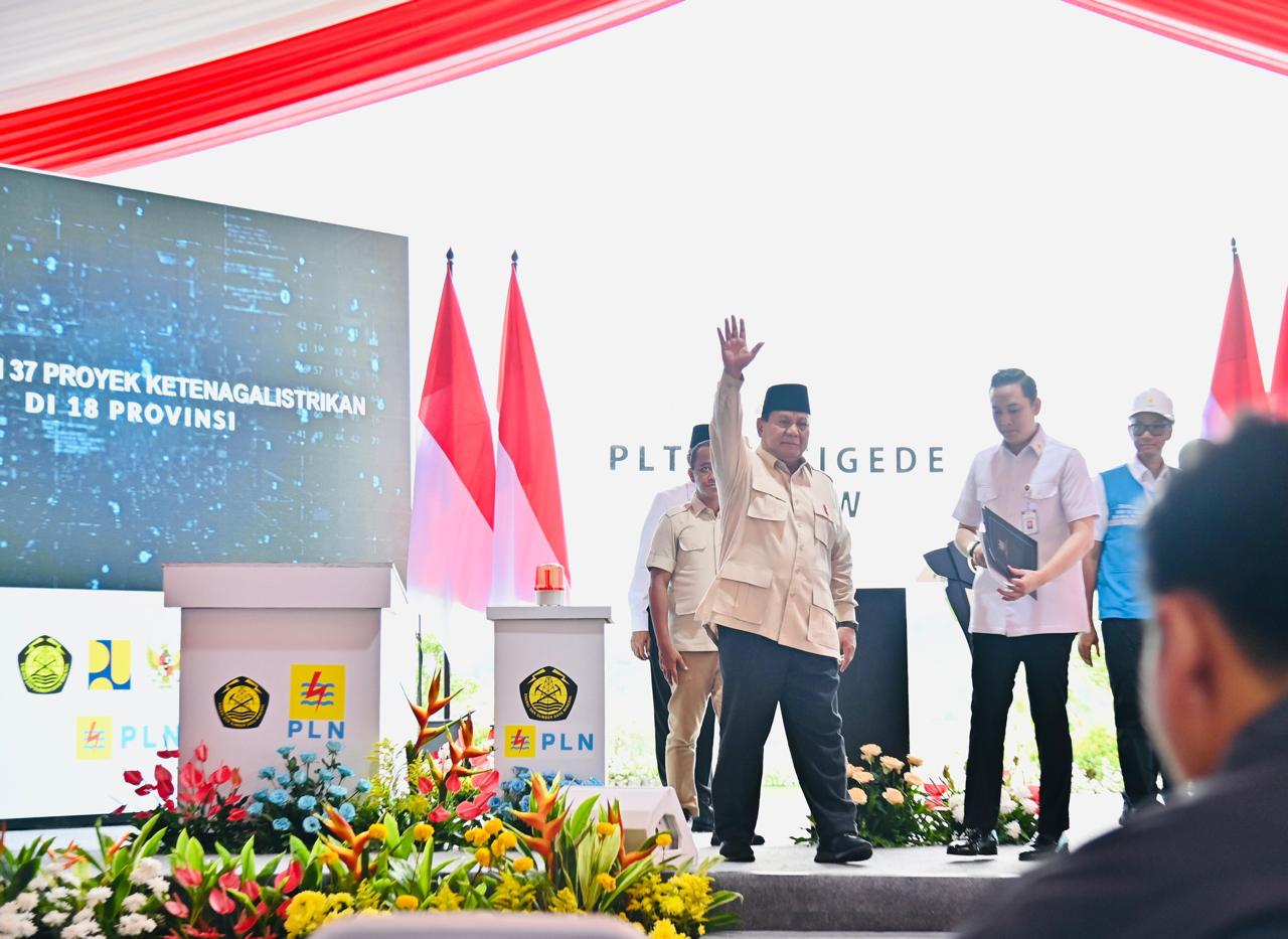 Presiden Prabowo Subianto meresmikan 37 proyek strategis ketenagalistrikan nasional yang mencakup 26 pembangkit listrik. (Foto/BPMI).