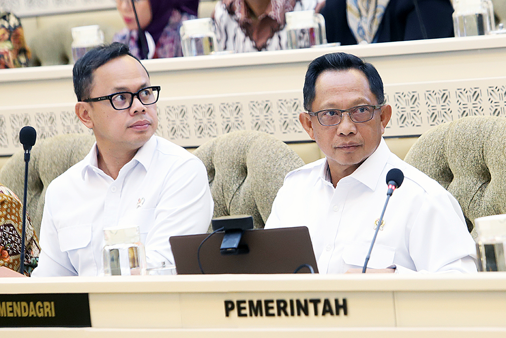 Rapat kerja Komisi II bersama Mendagri, KPU, Bawaslu. (BeritaNasional/Elvis Sendouw)