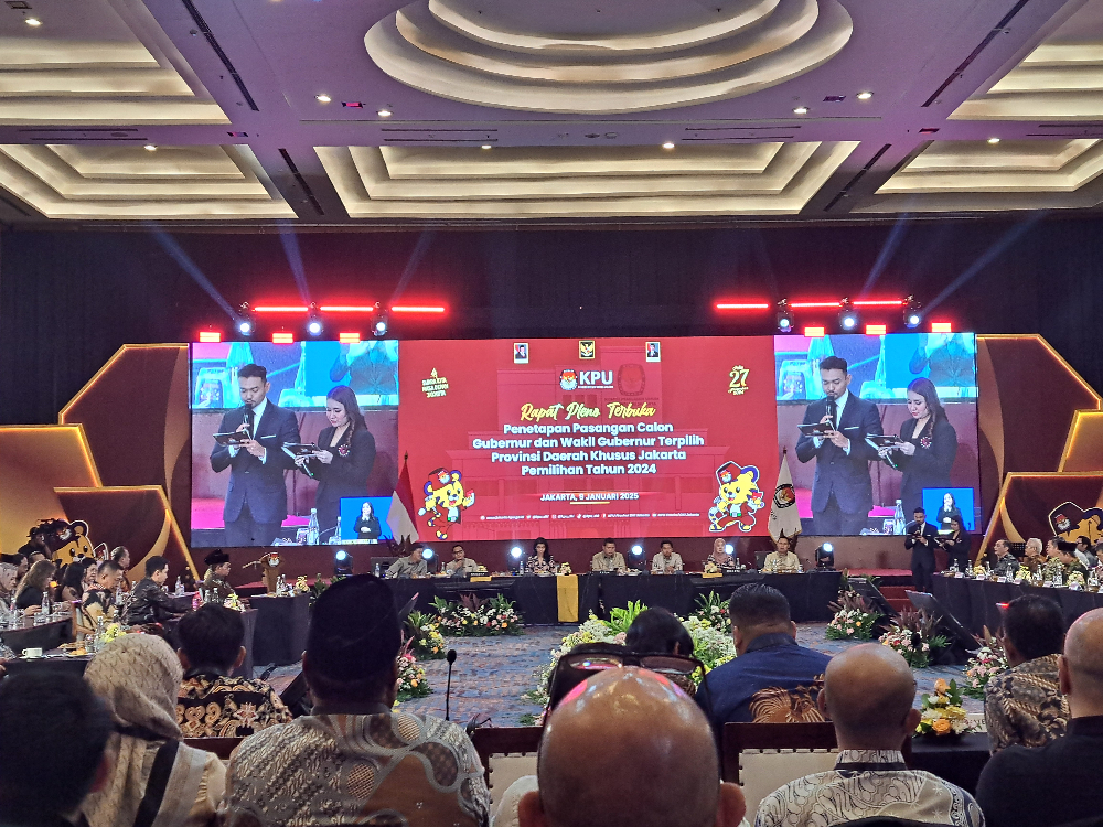 Suasana rapat pleno KPU Jakarta untuk penetapan gubernur dan wakil gubernur periode 2025-2030. (BeritaNasional/Lydia)