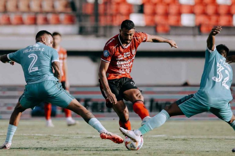 PSBS Biak kontra Bali United di Stadion Lukas Enembe. (Foto/psbs.co.id)