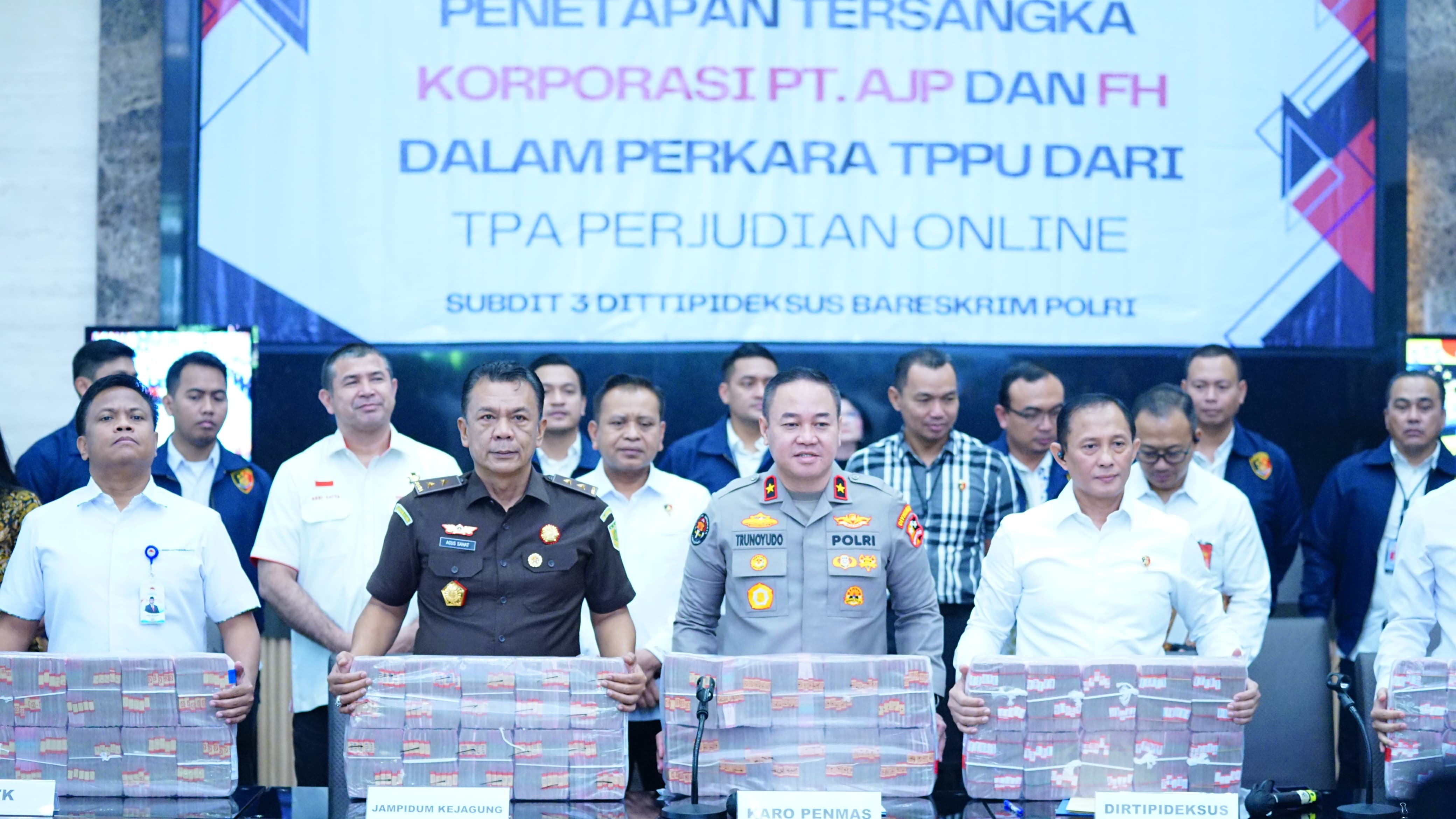 Jumpa pers perkara TPPU perjudian online (BeritaNasional/istimewa)