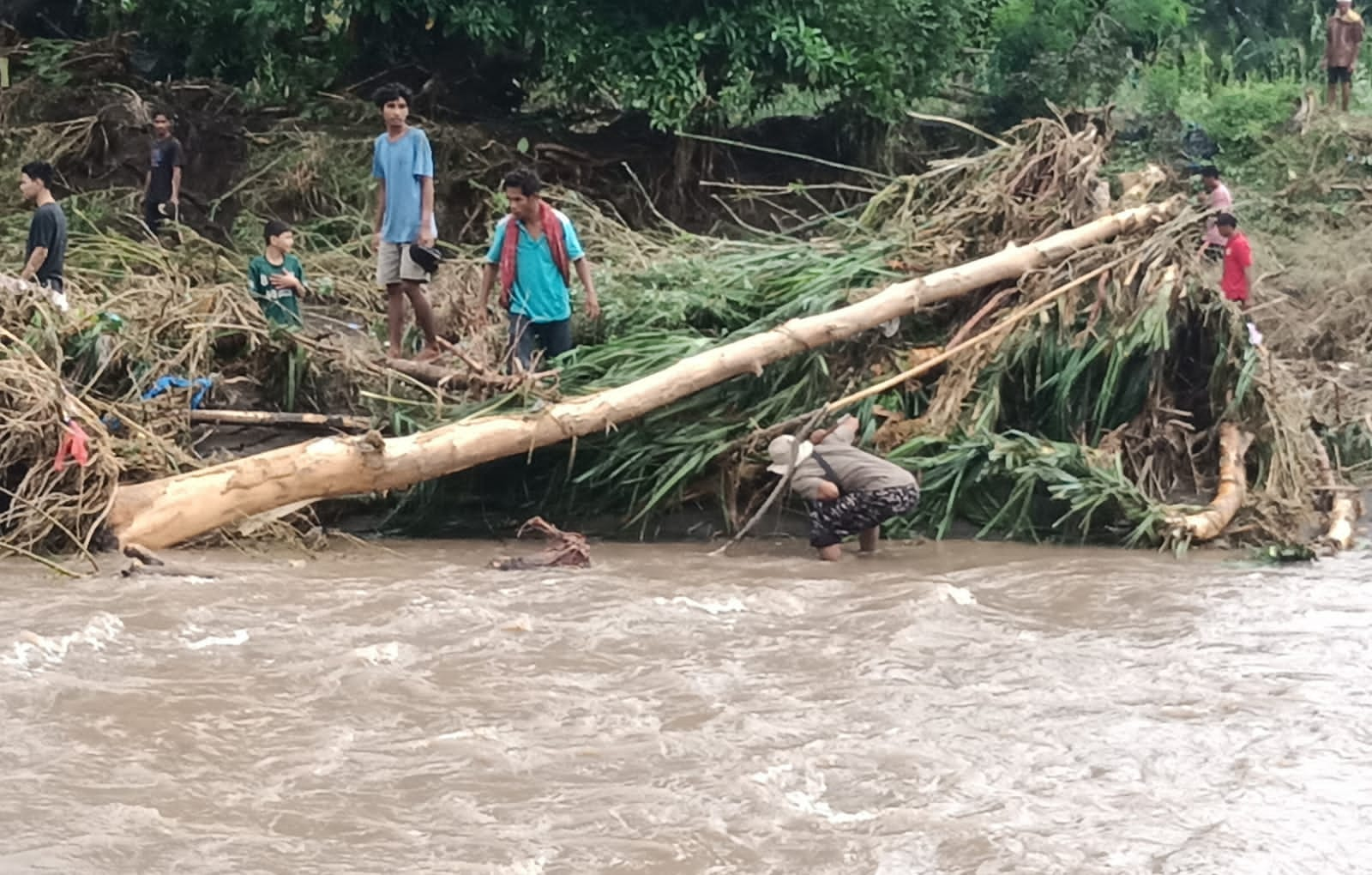 2 Orang Tewas dan 6 Orang Hanyut Imbas Banjir Bandang Terjang Kabupaten Bima NTB. (Foto/BNPB).