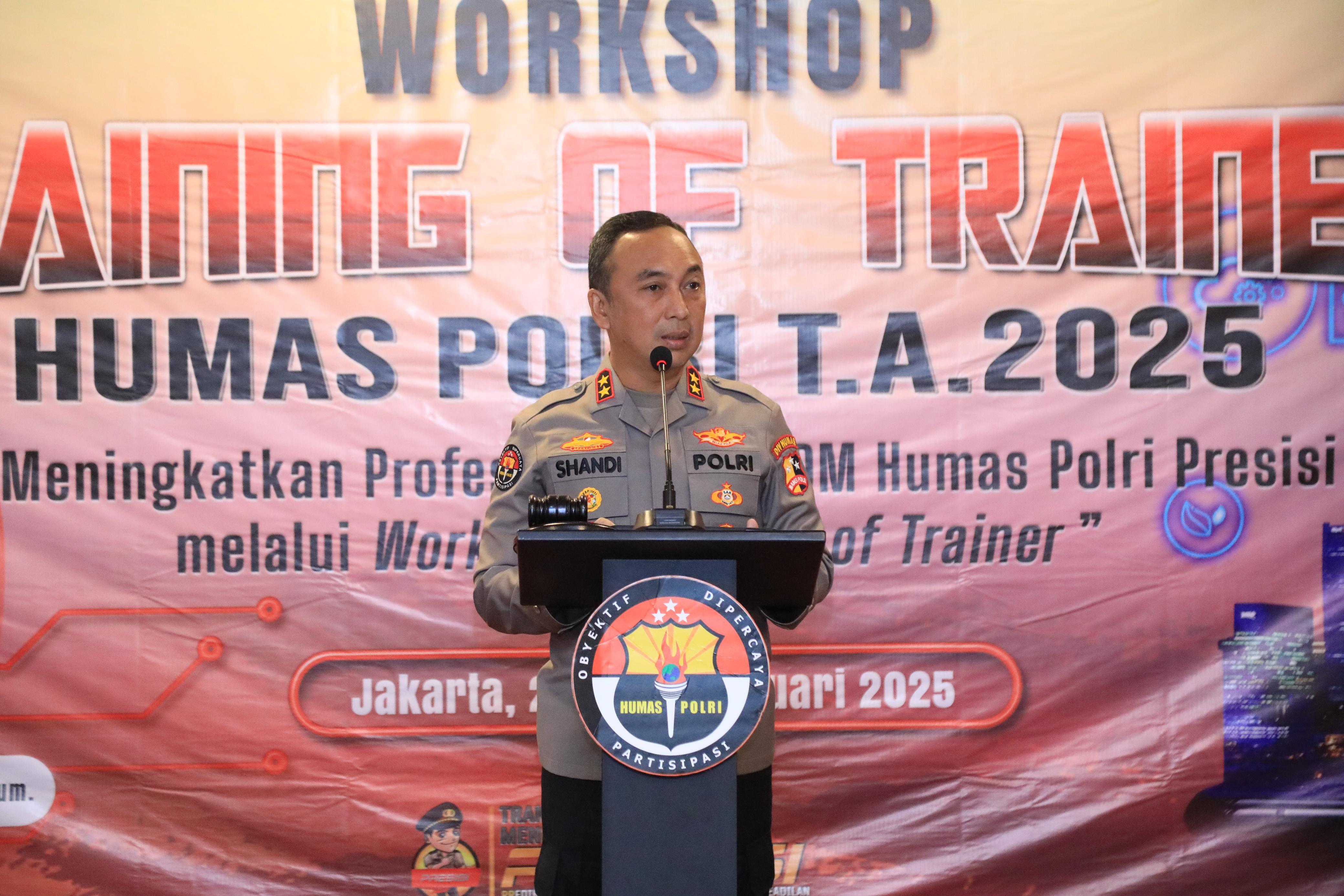 Kadiv Humas Polri Irjen. Pol. Sandi Nugroho membuka workshop training of trainer Polri Tahun Anggaran 2025. (Foto/Humas Polri).