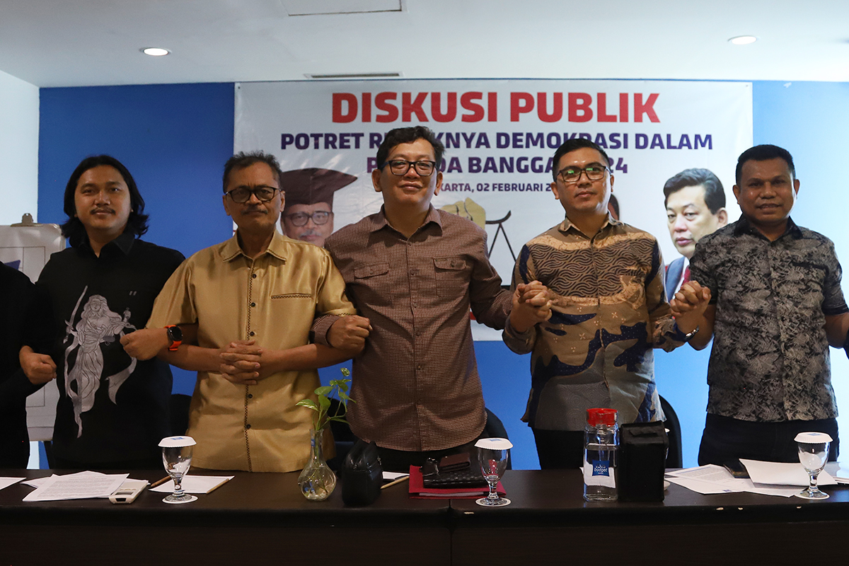 Diskusi menyoroti penyelenggaraan Pilkada Kabupaten Banggai Tahun 2024 yang dinilai dipenuhi dugaan pelanggaran yang terstruktur, sistematis dan masif oleh Calon Bupati Terpilih Amirudin. (BeritaNasional/Elvis Sendouw)