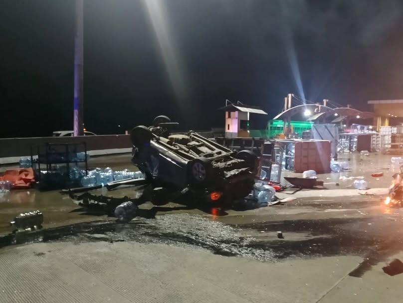 Kecelaan gerbang tol Ciawi. (Foto/PJR Jagorawi).