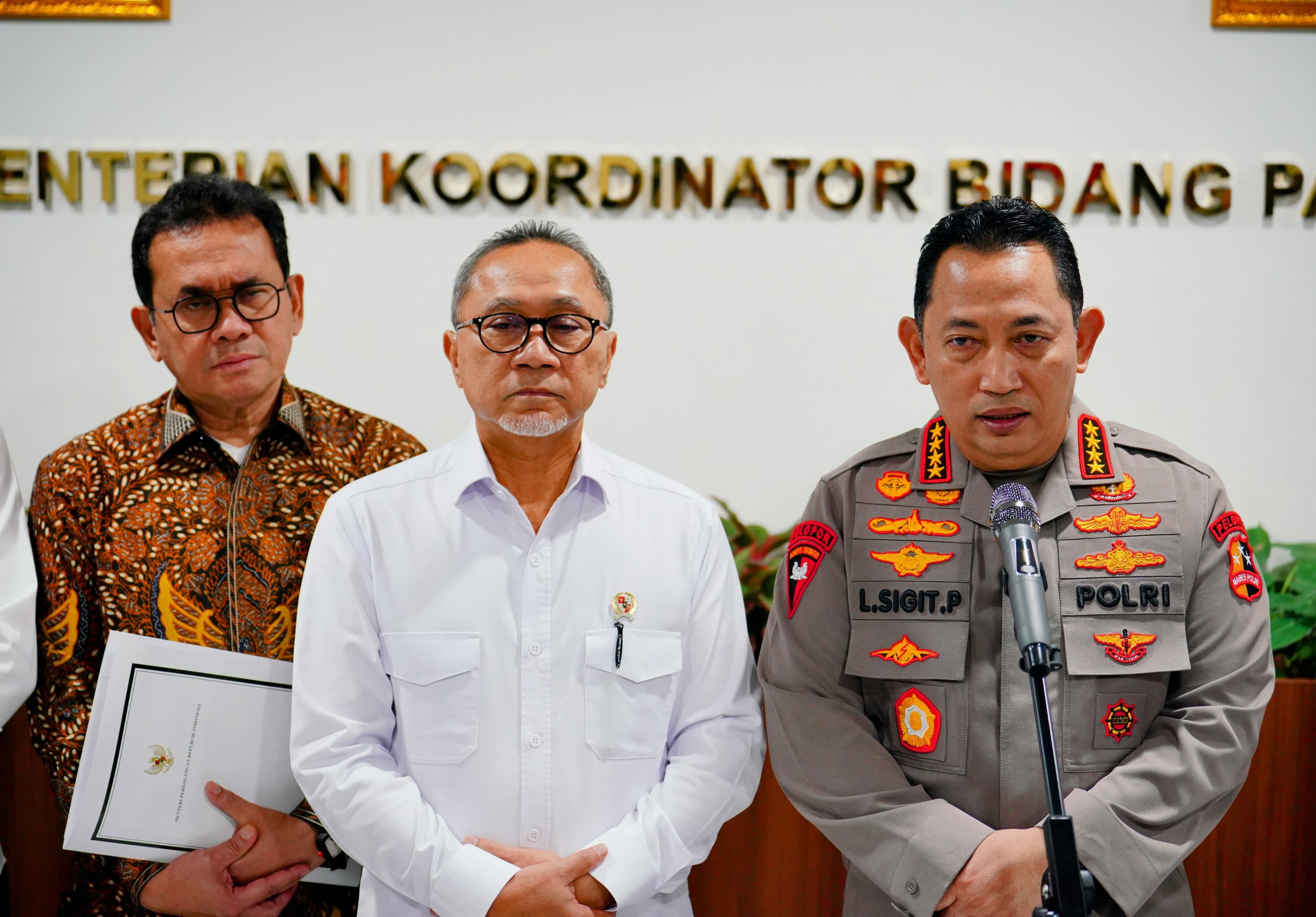 - Kapolri Jenderal Polisi Listyo Sigit Prabowo menghadiri rapat koordinasi (rakor) terbatas bersama Menko Bidang Pangan, Zulkifli Hasan. (Foto/Humas Polri).