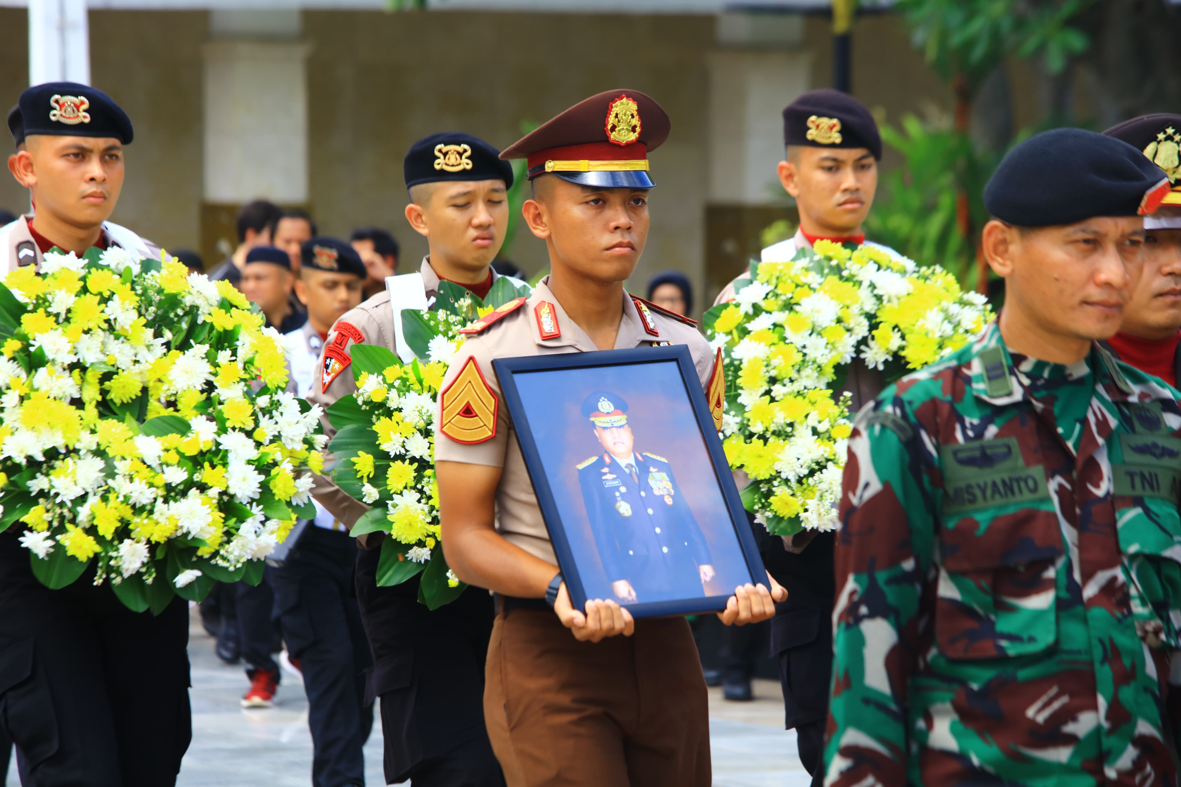 Upacara Pemakaman Eks Wakapolri Komjen Syafruddin. (Foto/Istimewa)