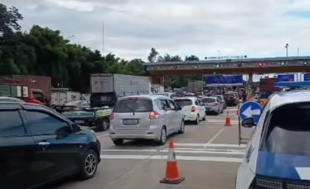 Suasana arus lalu lintas di arah GT Ciawi 2. (Foto/ist)