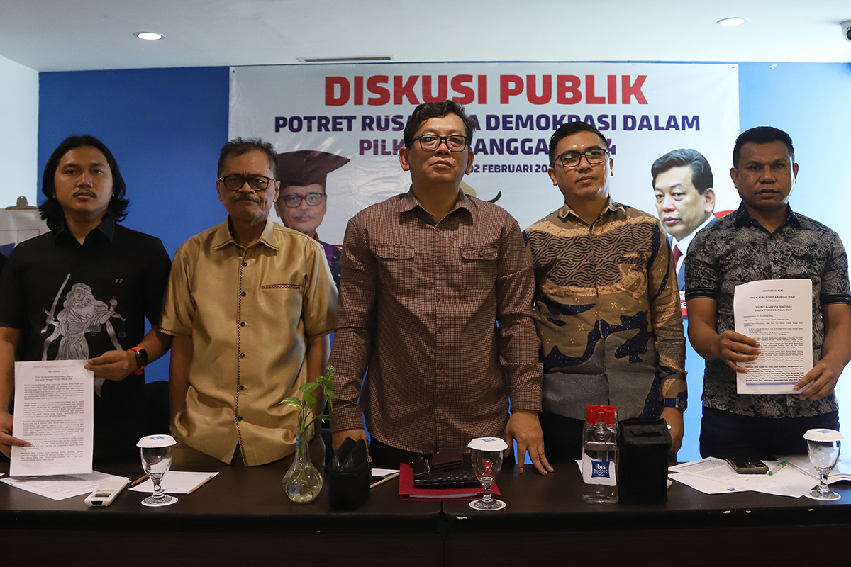 Diskusi publik bertema Potret Rusaknya Demokrasi dalam Pilkada Banggai 2024. (BeritaNasional/Elvis Sendouw)