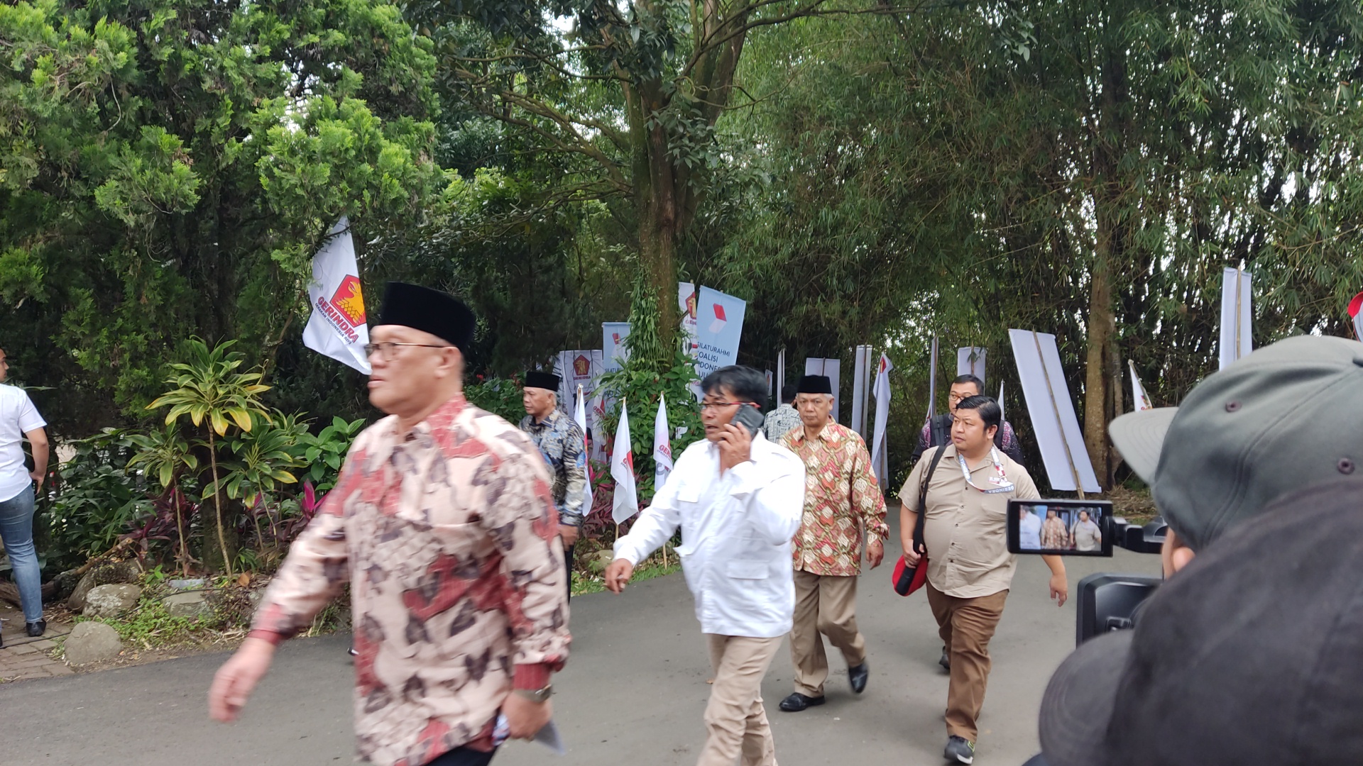 Sejumlah elite Koalisi Indonesia Maju berdatangan ke kediaman Presiden Prabowo Subianto di Hambalang, Bogor. (BeritaNasional/Ahda)