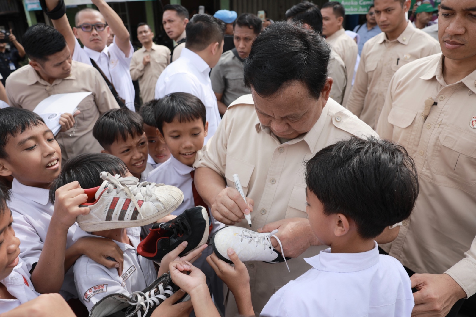 Momen Prabowo Disambut Antusias Para Pelajar. (Foto/Tim Prabowo).