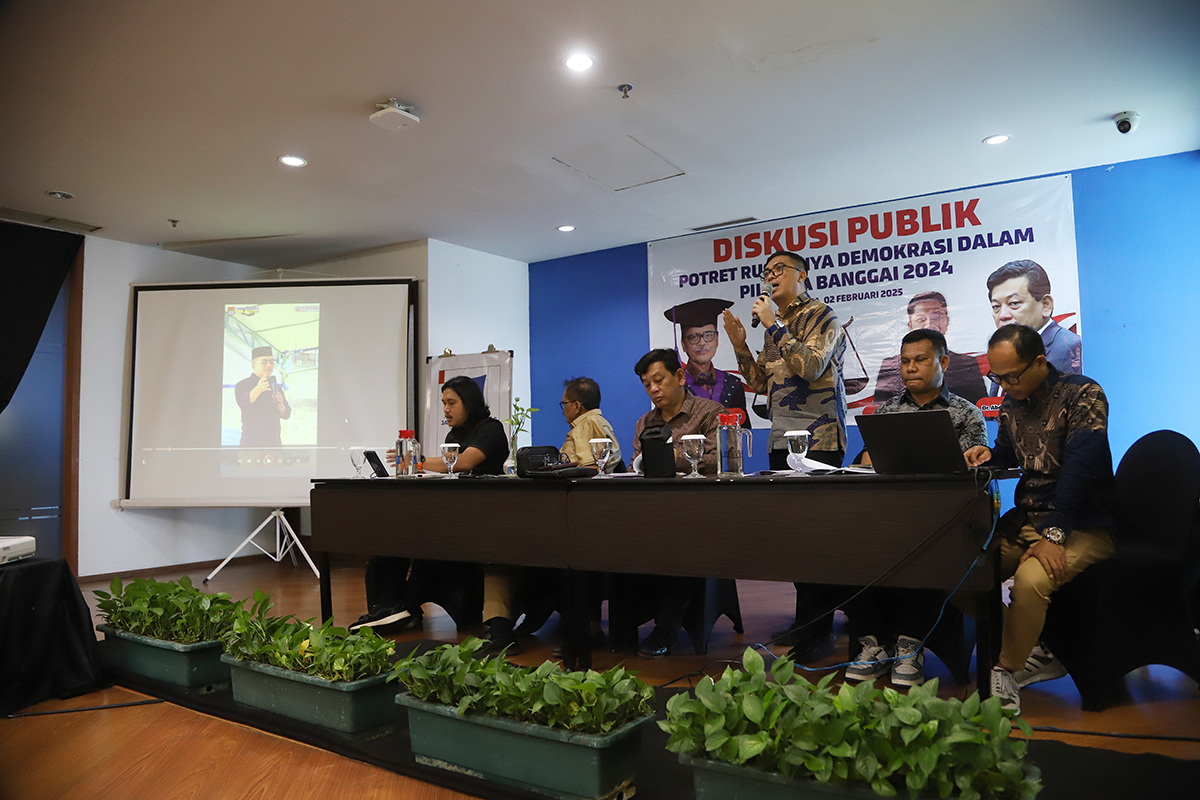 Diskusi publik "Potret Rusaknya Demokrasi dalam Pilkada Banggai 2024". (BeritaNasional/Elvis Sendouw)