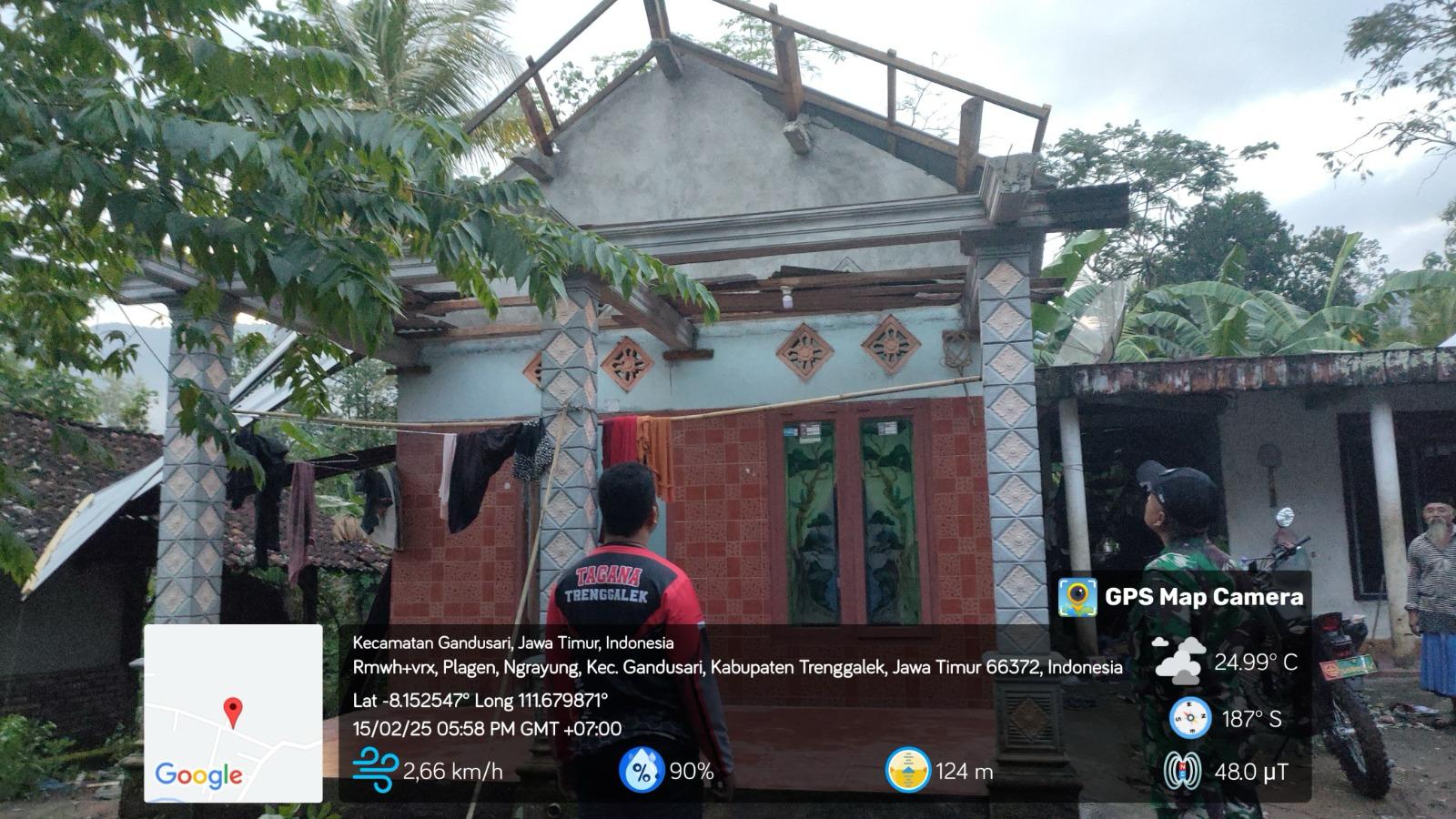 Angin kencang rusak rumah warga di Kabupaten Trenggalek (BeritaNasional/BNPB)