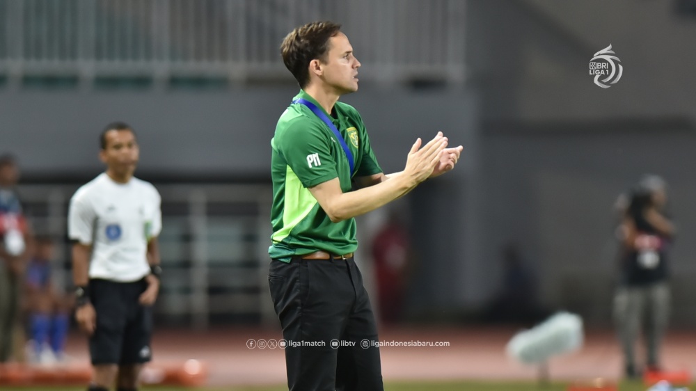 Pelatih Persebaya Paul Munster. (Foto/LIB).