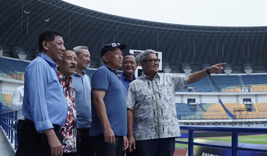 PT PERSIB Bandung Bermartabat dan jajaran direksi menerima kunjungan Wali Kota Bandung Terpilih 2025-2030 Muhammad Farhan. (Foto/persib.co.id)