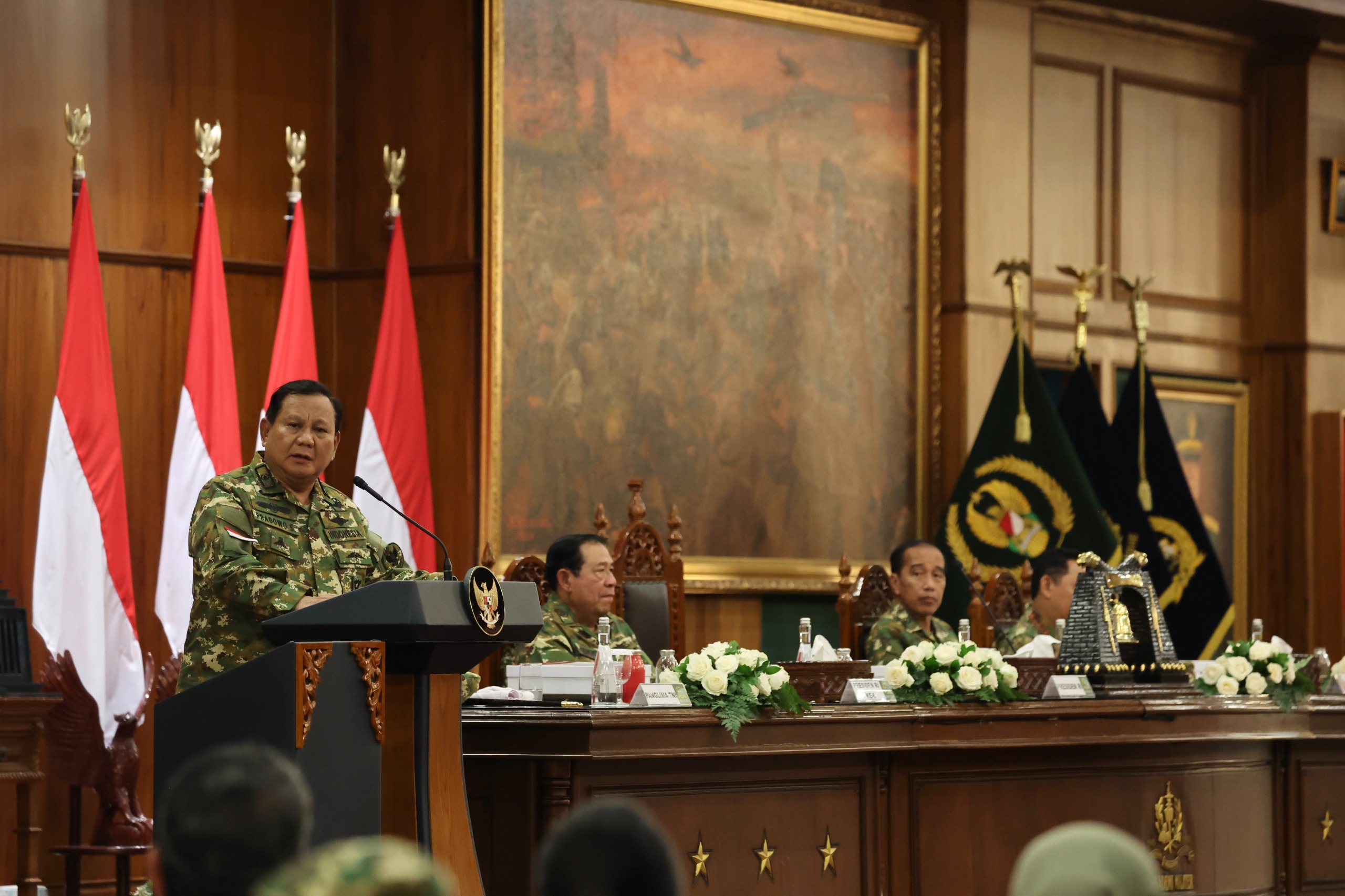 Presiden Prabowo saat acara Gala Dinner bersama seluruh Kepala Daerah dan para taruna-taruni dari Akademi Militer dan Akademi Kepolisian. (Foto/Tim Prabowo).