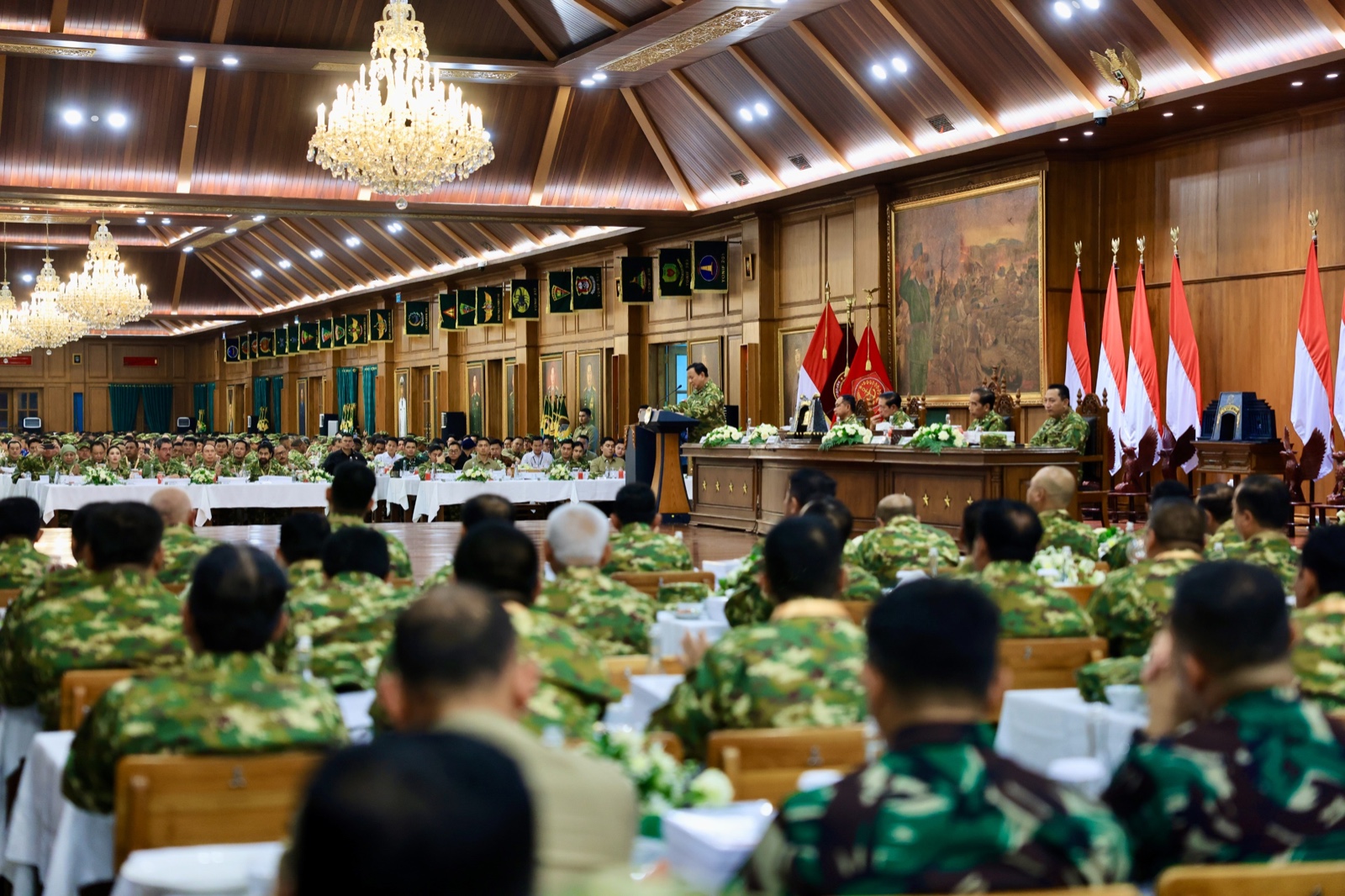 Presiden Prabowo saat acara Gala Dinner bersama seluruh Kepala Daerah dan para taruna-taruni dari Akademi Militer dan Akademi Kepolisian. (Foto/Tim Prabowo).