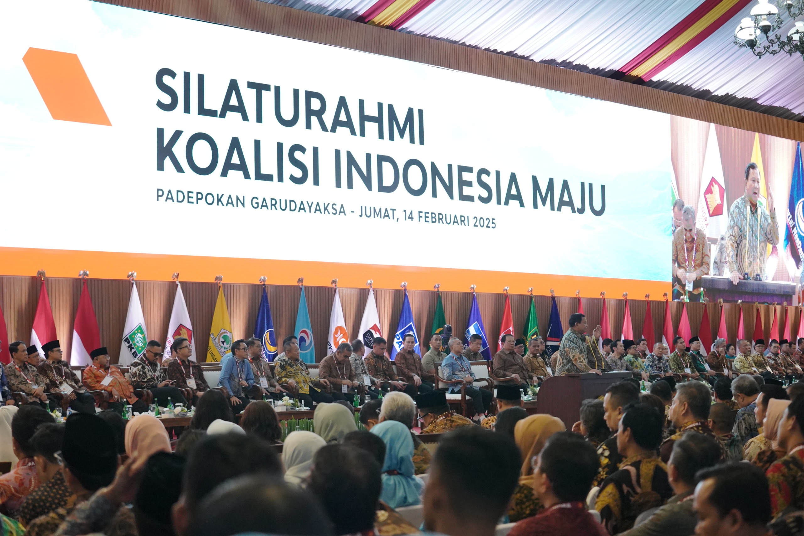 Presiden Prabowo Subianto saat berpidato di acara Silaturahmi KIM di Hambalang, Bogor. (Foto/BPMI)