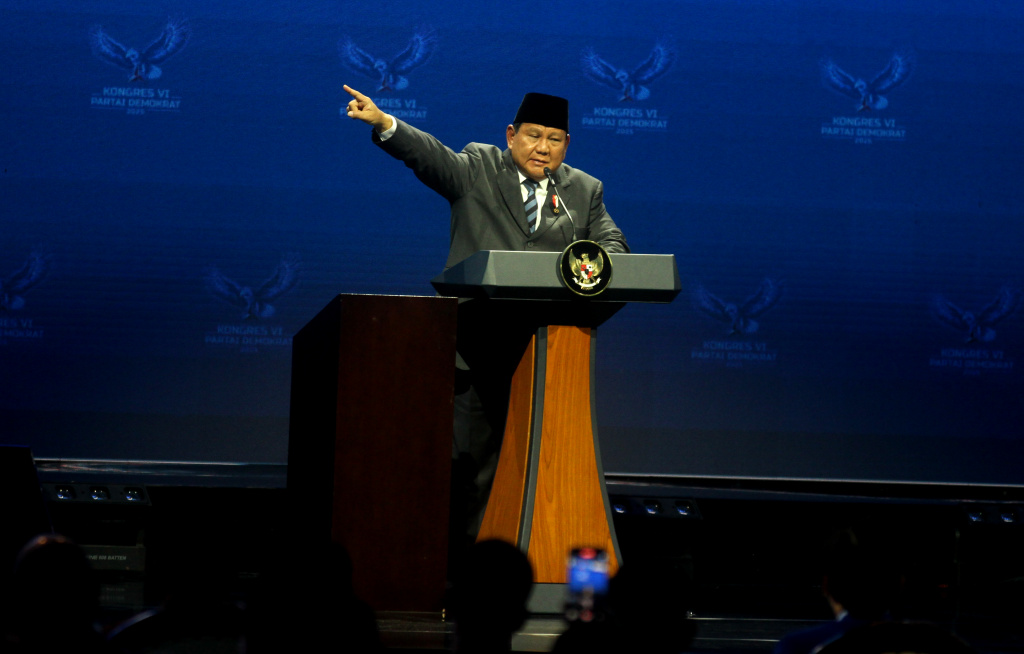 Presiden Prabowo Subianto menyampaikan pidato sambutannya dalam penutupan Kongres VI Partai Demokrat di Jakarta, Selasa (25/2/2025). (Berita nasional.com/Oke Atmaja)