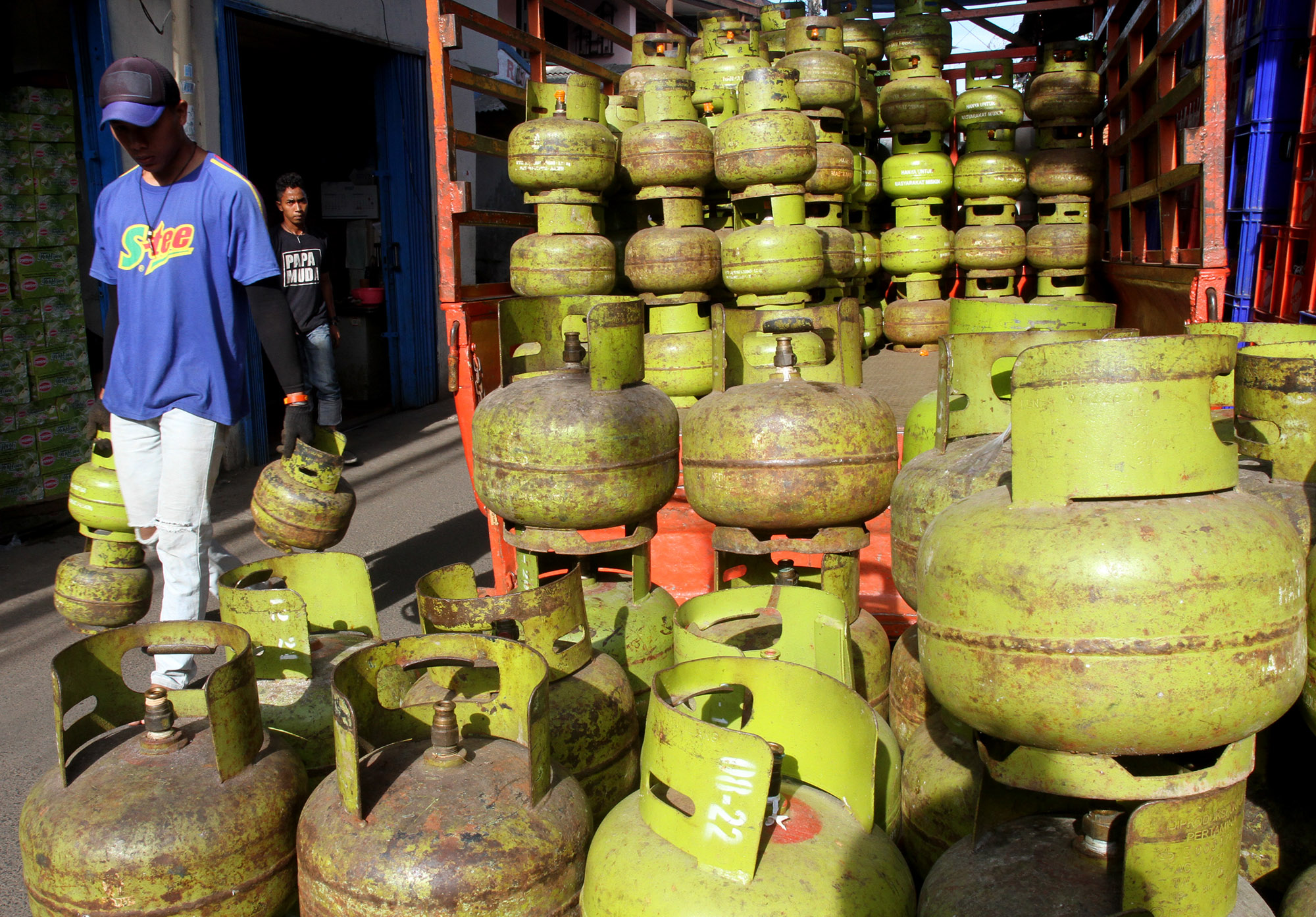 Penjual gas elpiji 3 Kg. (BeritaNasional/Oke Atmaja).