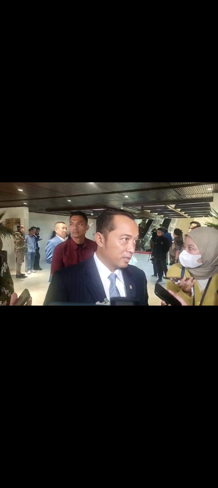 Menteri Sekretaris Negara (Mensesneg) Prasetyo Hadi ditemui di gedung DPR. (BeritaNasional/Ahda)