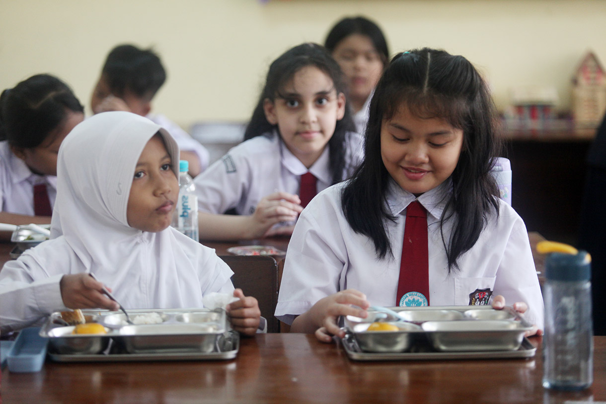 Makan bergizi gratis bagi siswa. (BeritaNasional/Oke Atmaja).