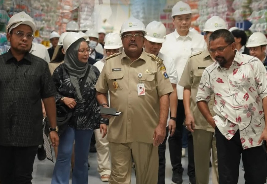 Wagub DKI Jakarta Rano Karno saat pemeriksaan RPC Jakarta Timur (BeritaNasional/Lydia)