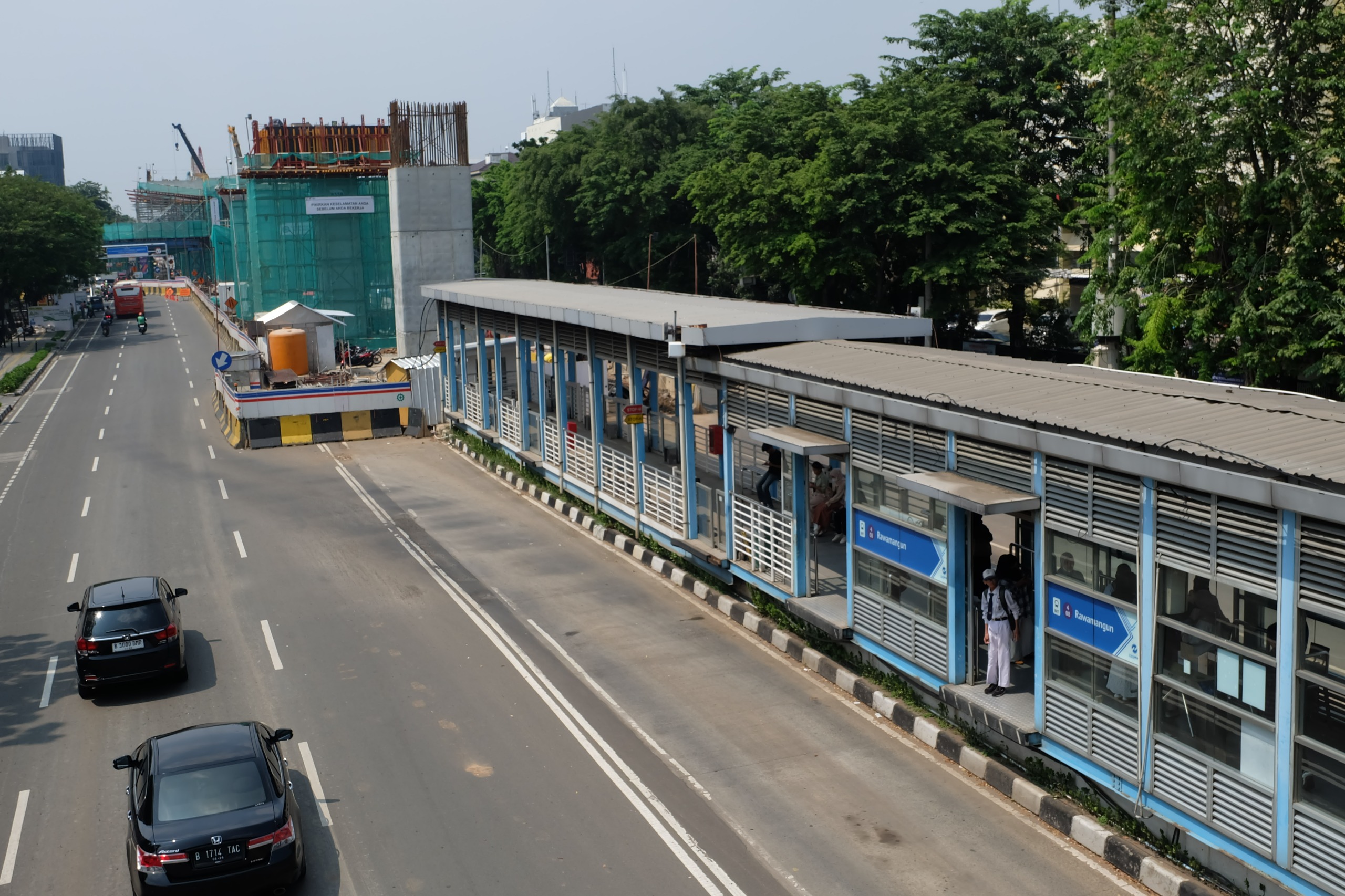 Halte Transjakarta Rawamangun Kembali Beroperasi. (Foto/Transjakarta).