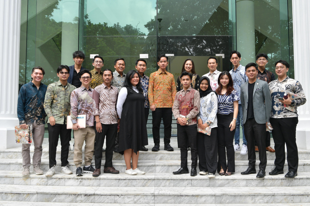 Wapres Gibran Rakabuming Raka bersama komunias anak muda pencinta AI. (Foto/Setwapres)