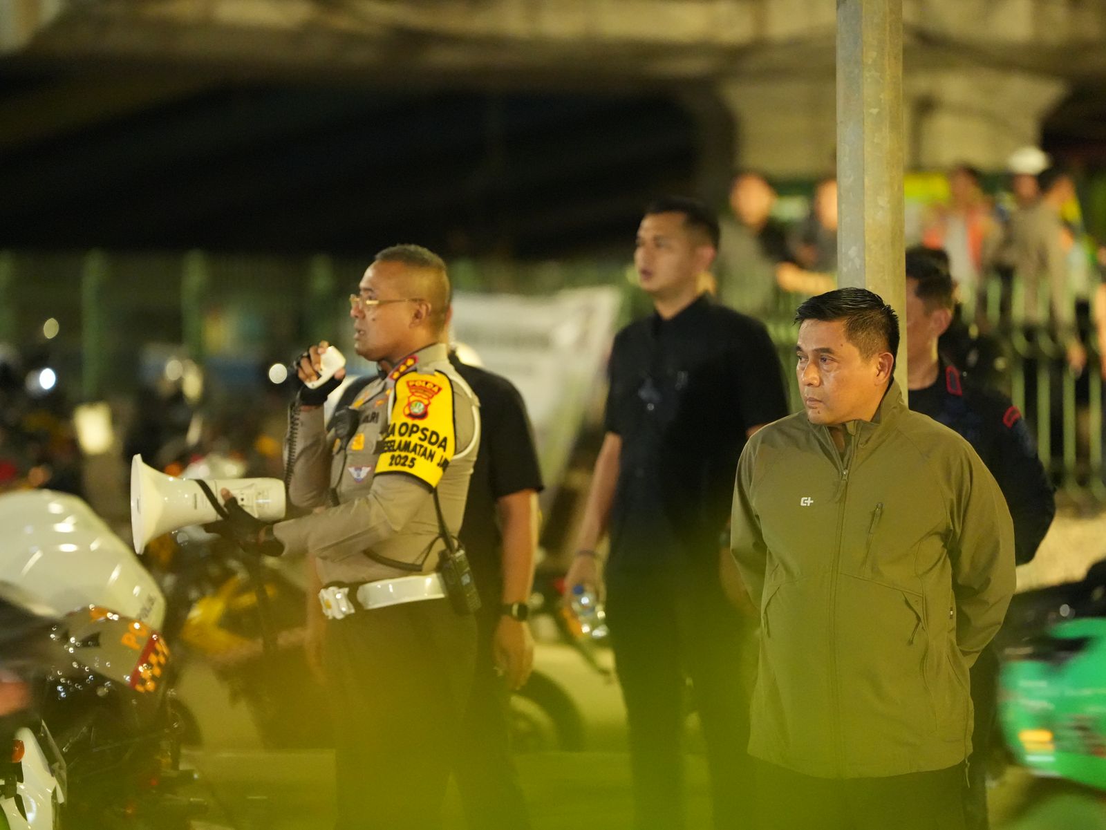 Kapolda Metro Jaya Irjen Pol. Karyoto, turun langsung ke lapangan untuk meninjau kinerja dari Tim Urai Kemacetan Polda Metro Jaya. (Foto/Istimewa).