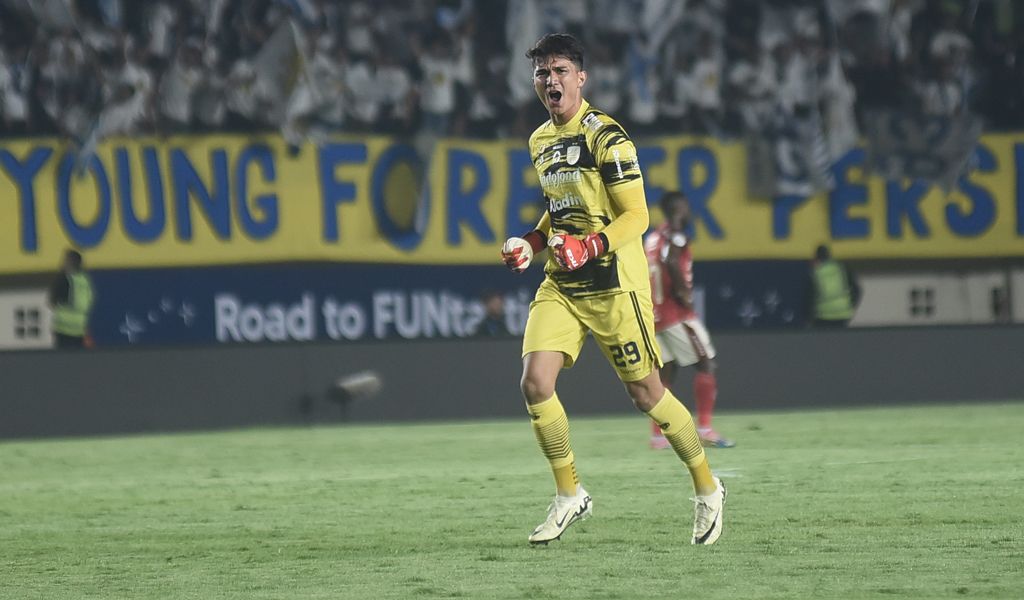 Kiper Persib Bandung Kevin Mendoza. (Foto/persib.co.id)