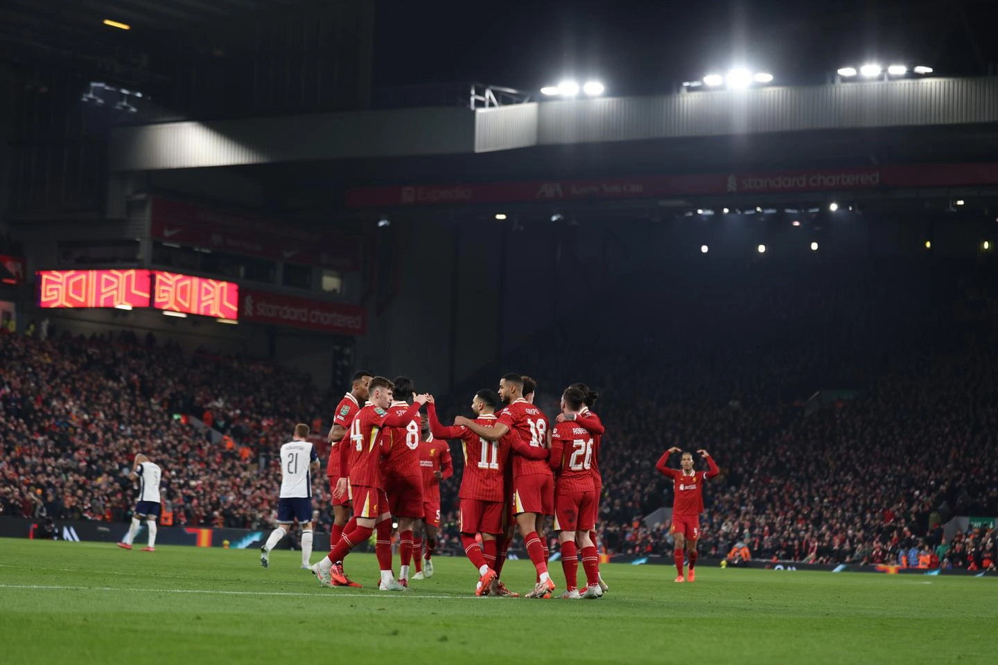 Pemain Liverpool merayakan gol ke gawang Tottenam Hotspur dalam semifinal leg 2 Carabao Cup. (Foto/liverpoolfc.com)