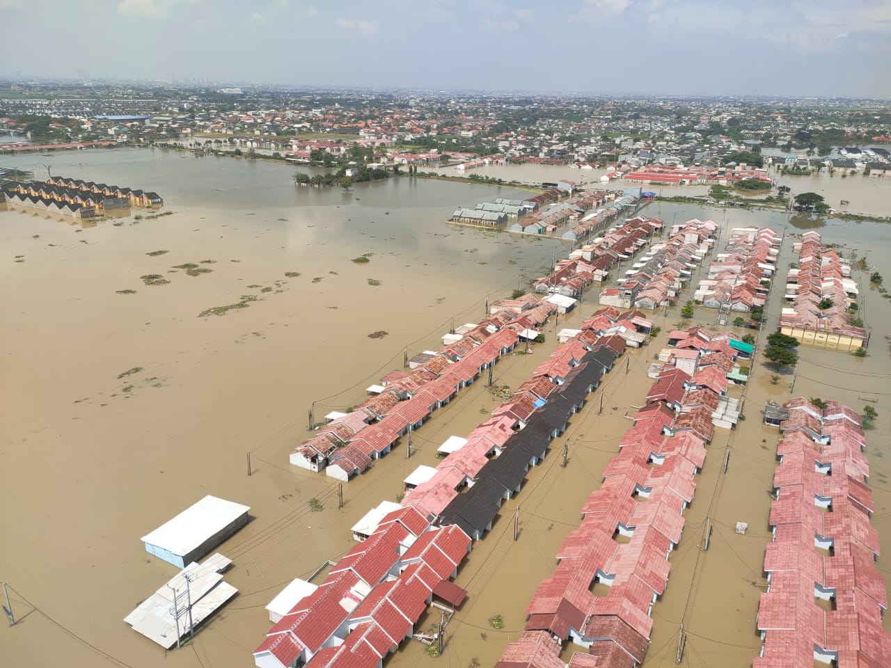 Wilayah Bekasi yang masih terendam banjir hingga Rabu (5/3/2025). (Foto/Humas Polri)