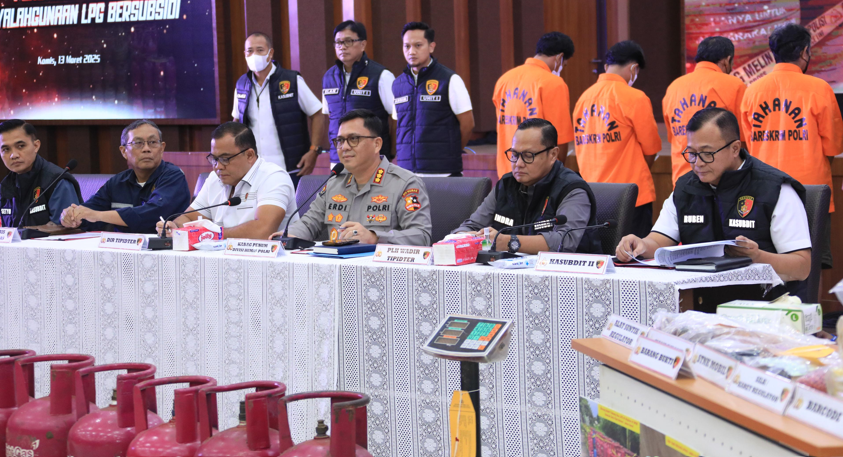 Dittipidter Bareskrim Polri Brigjen Pol Nunung Syaifudin saat jumpa pers, Kamis (13/3/2025). (BeritaNasional/Bachtiarudin Alam)