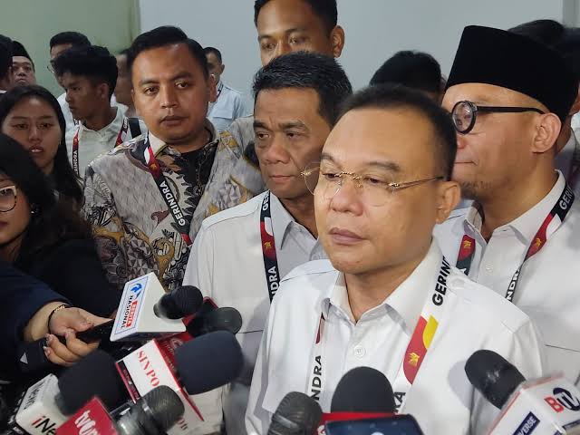 Ketua Harian DPP Partai Gerindra Sufmi Dasco Ahmad saat diwawancarai. (BeritaNasional/Ahda)