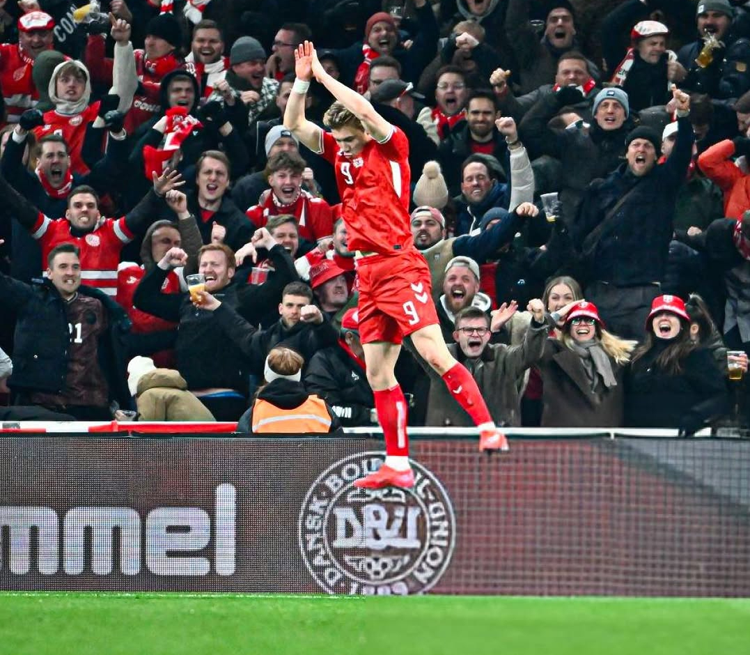 Bomber Denmark Hojlund berselebrasi ala Cristiano Ronaldo saat Denmark berhadapan dengan Portigal di Nations League. (Foto/Instagram)