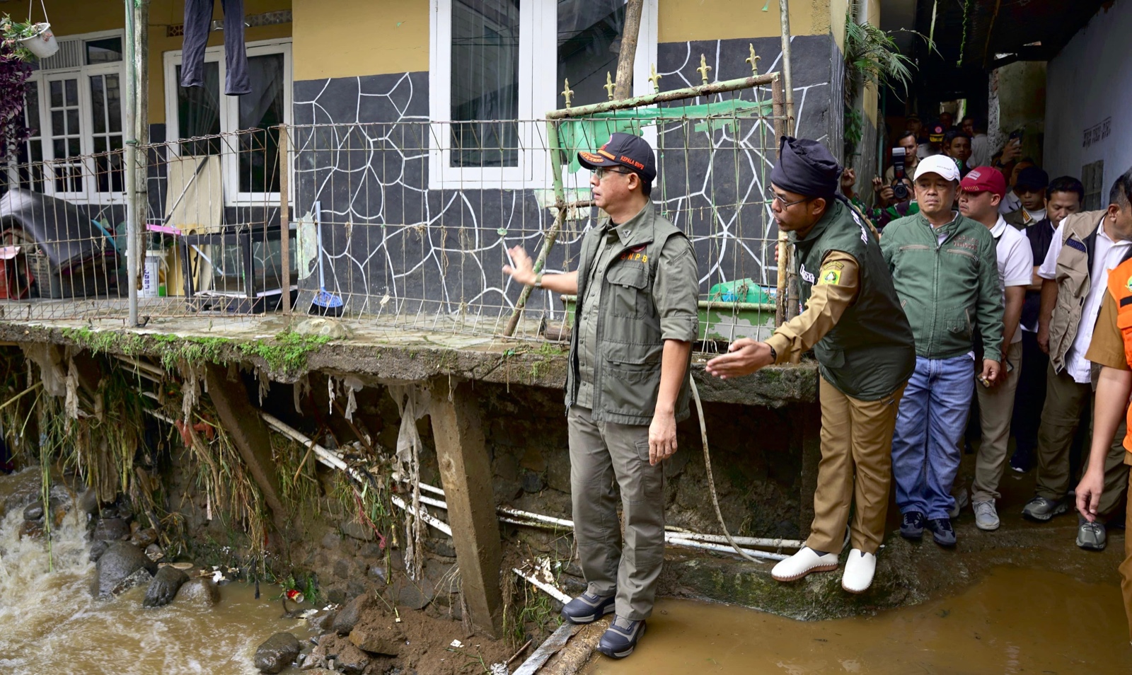 Kepala BNPB Tinjau Lokasi Terdampak Banjir Bandang Cisarua. (Foto/BNPB).