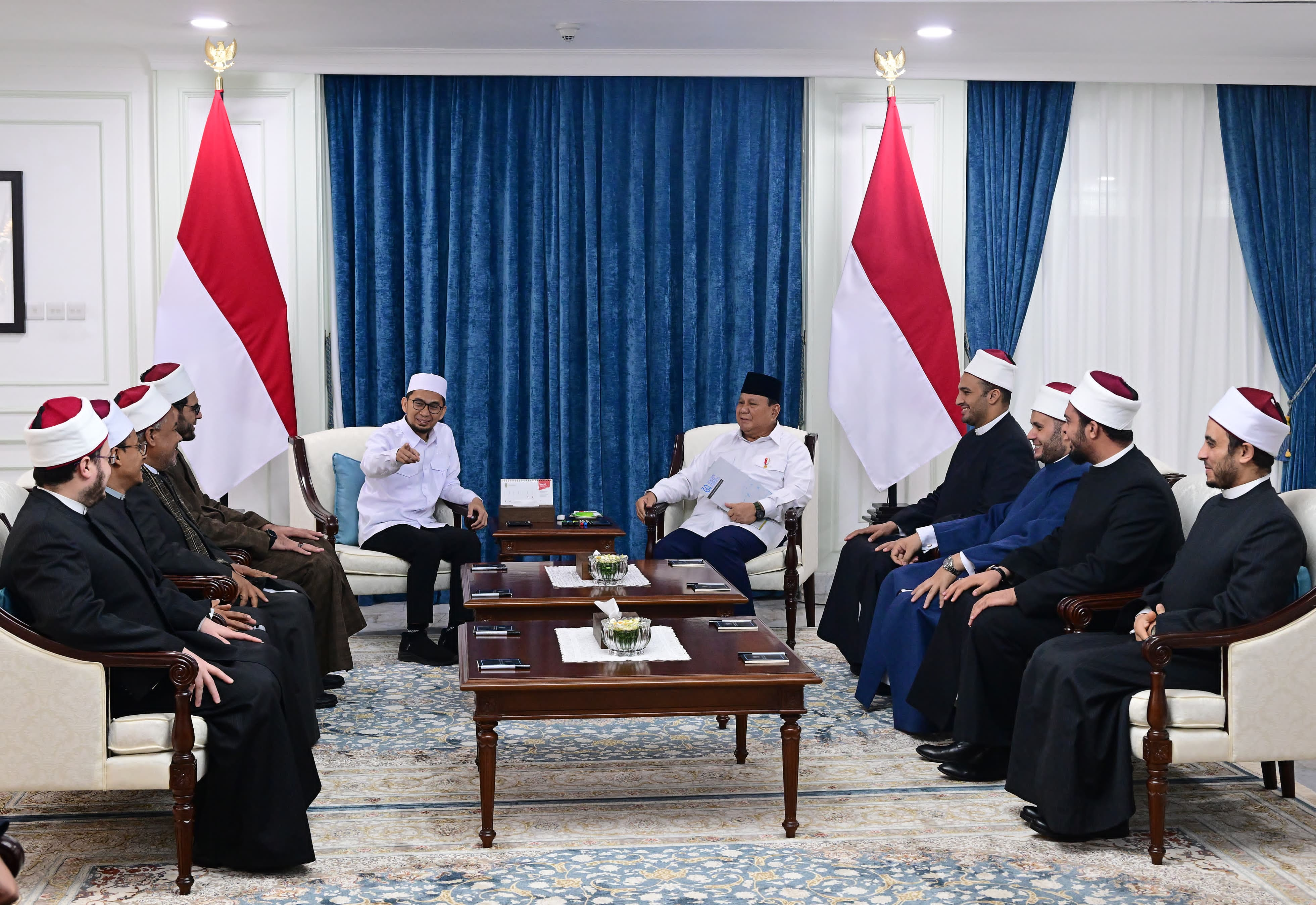 Momen Presiden Prabowo Terima Kunjungan Ustaz Adi Hidayat dan Perwakilan Al Azhar Kairo. (Foto/Setpres BPMI).