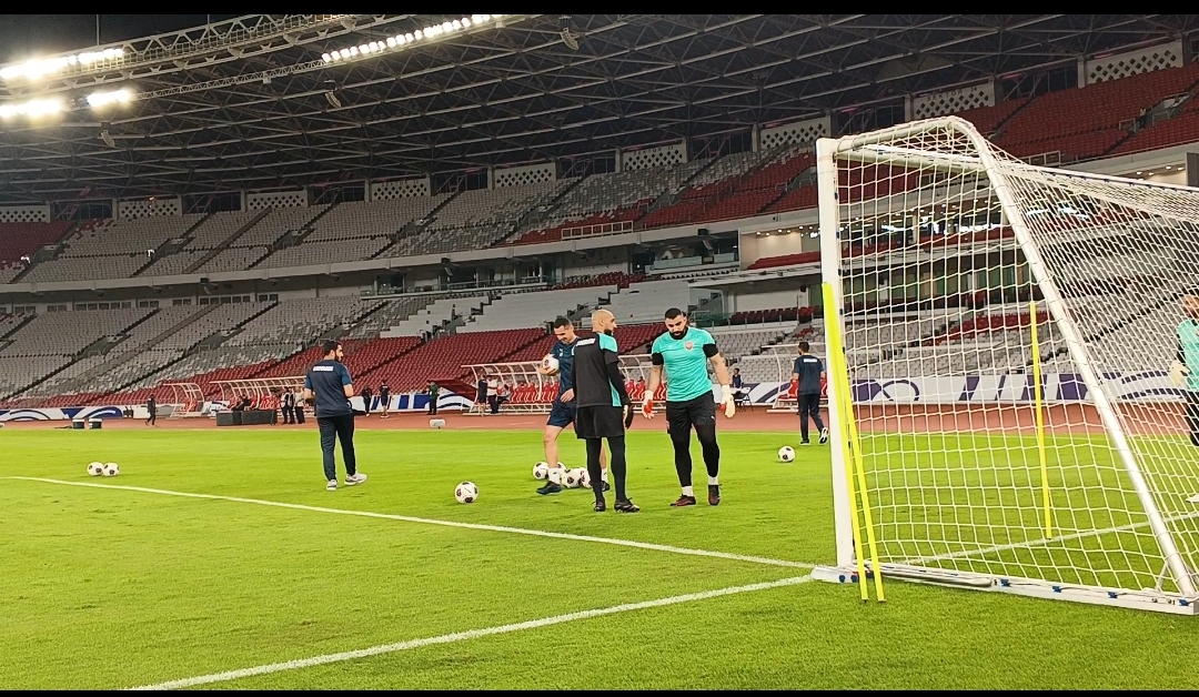 Suasana latihan Timnas Bahrain di SUGBK, Jakarta, pada Selasa (24/3/2025). (BeritaNasional/Hamdi)