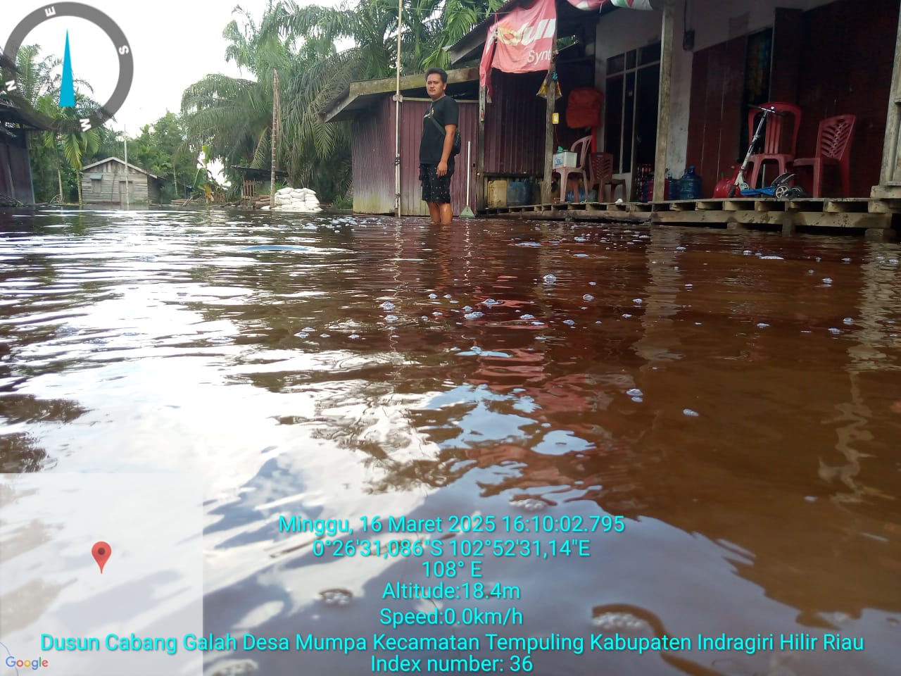 Kondisi permukiman warga yang terdampak banjir di wilayah Kabupaten Ingragiri Hilir, Riau pada Minggu (16/3). (BeritaNasional/BNPB))