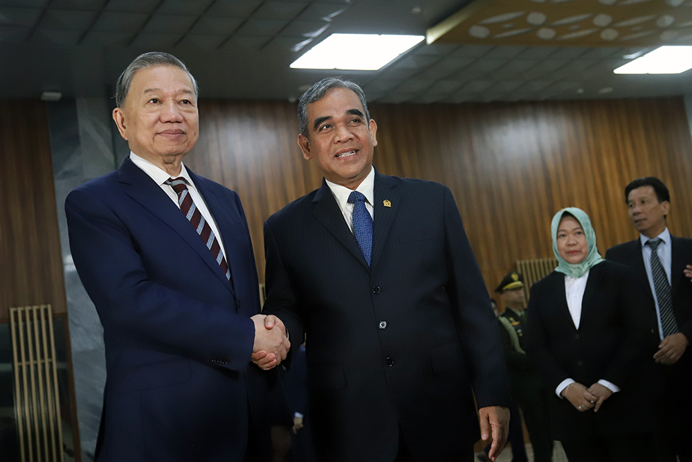 Ketua MPR RI Ahmad Muzani menerima kunjungan Sekjen  Partai Komunis Vietnam (PKV) To Lam. (BeritaNasional/Elvis Sendouw)