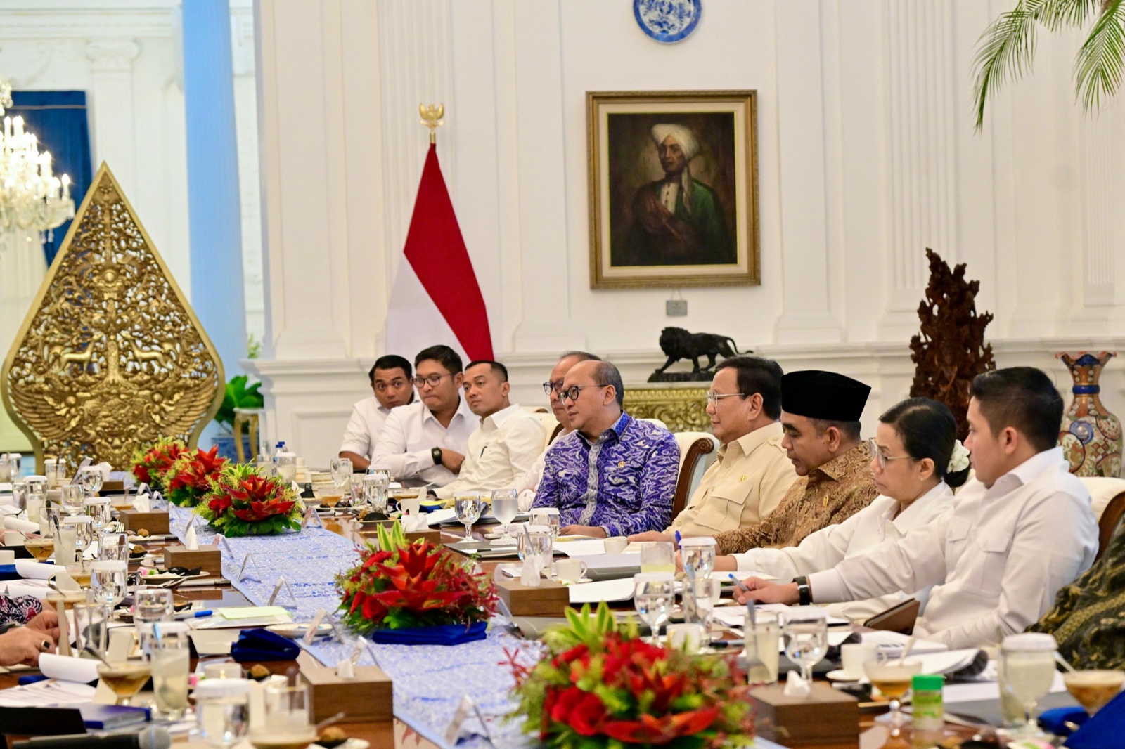 Presiden Prabowo Subianto menerima laporan dari Satgas Hilirisasi dan sejumlah kementerian terkait. (Foto/BPMI Setpres).