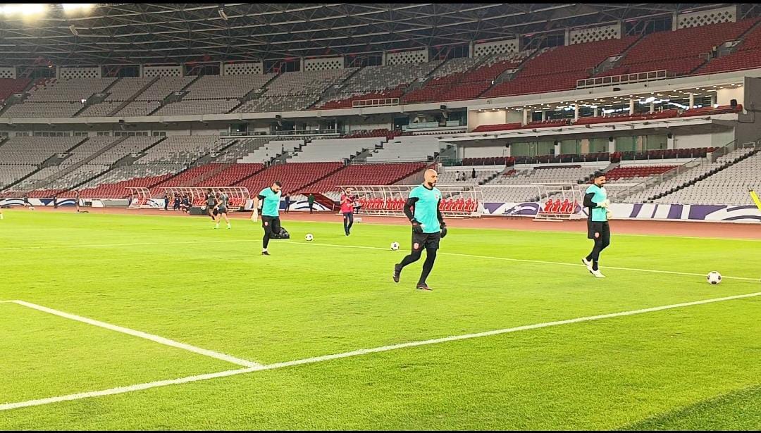 Suasana sesi latihan terakhir Timnas Bahrain di SUGBK, Jakarta Pusat pada Senin (24/3/2025) jelang laga kontra Timnas Indonesia. (BeritaNasional/Hamdi)