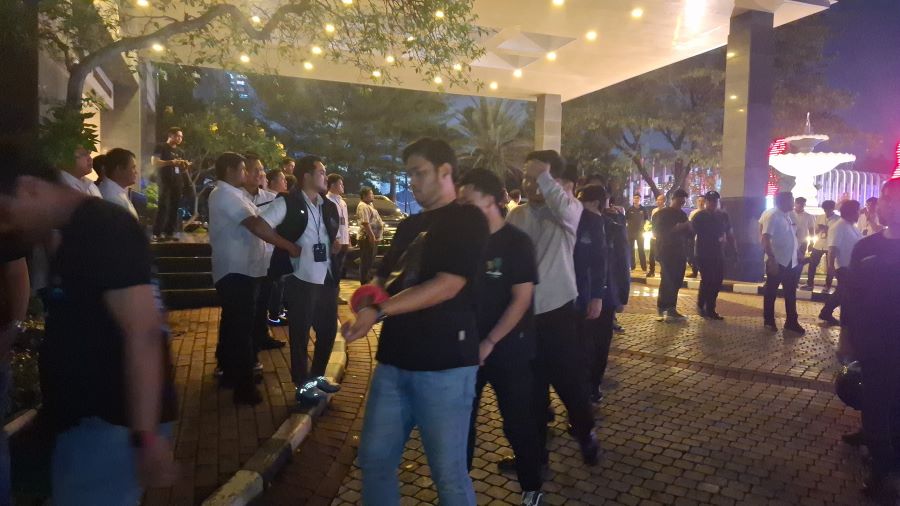 93 mahasiswa diamankan usai aksi ricuh di Balai Kota. (BeritaNasional/Bachtiarudin Alam)